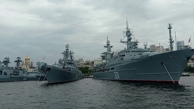 Владивосток с воды. Золотой мост и стоянка кораблей ТОФ смотреть онлайн