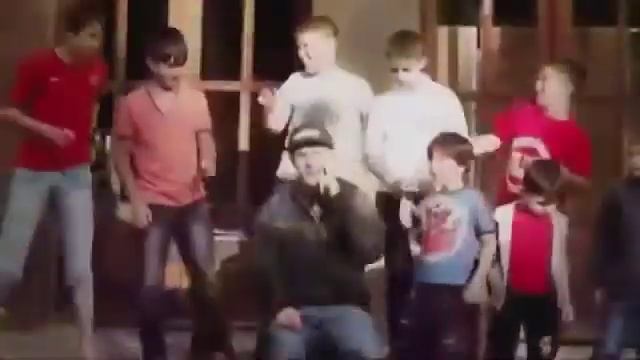 Чеченцы в Европе поют в месте смотреть онлайн
