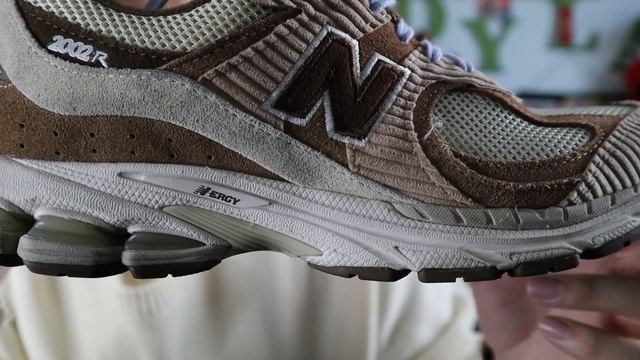 SSENSE x New Balance 2002R 'Corduroy' (Beige/Brown) (M2002RSS) Review & On-Feet! смотреть онлайн