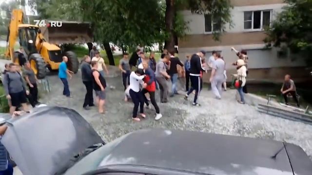 В потасовке за двор пострадал мужчина смотреть онлайн