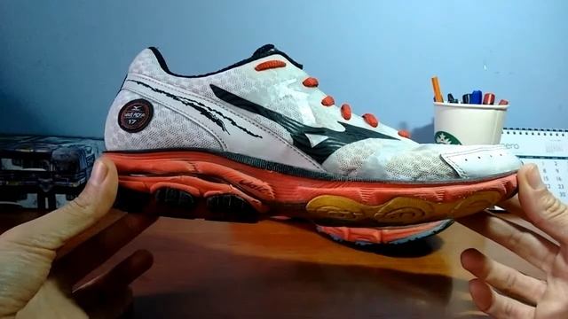 Mizuno Wave Rider 17, análisis tras su prueba смотреть онлайн