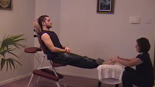 Chair Massage Moves In- Chair Reflexology смотреть онлайн