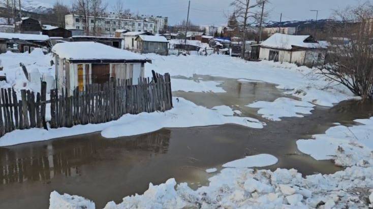 «Снег - это вода, а вода уйдет»: давний тезис мэра вновь заиграл в Снежном смотреть онлайн