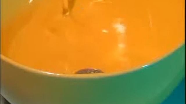 Монета на дне чашки с водой смотреть онлайн
