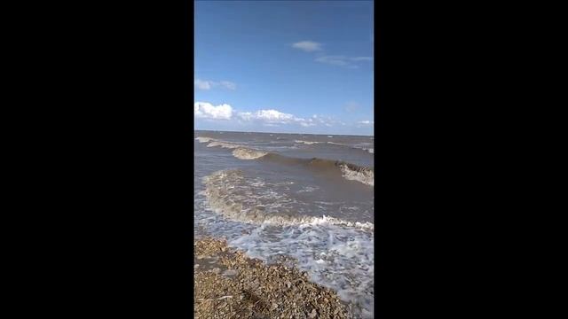 Еще моря добавлю _))) смотреть онлайн