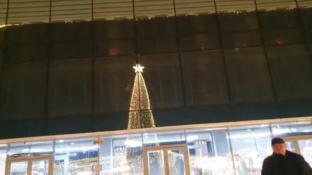 Алма-Ата, Каток перед Дворцом Республики Ленина Очень красиво! Жаль, только музыки нет 29 12 2022 смотреть онлайн