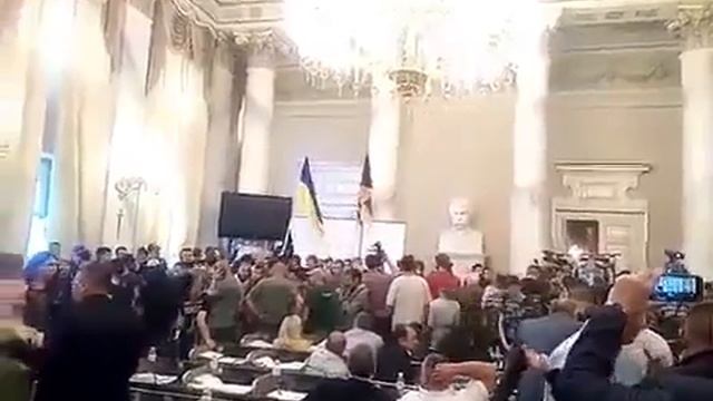 Боевики захватили Львовский облсовет смотреть онлайн