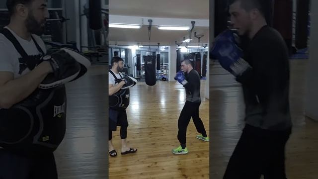 Бокс, лапы.Тренер МС Ислам Рабаданов. смотреть онлайн