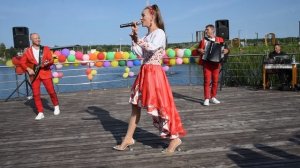 Выйду на улицу, гляну на село