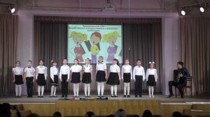Школьный хор «Селяночка» - «Расцветали яблони и груши»