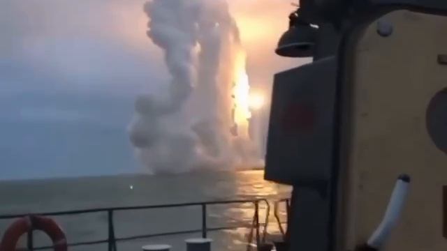 Пуск как минимум 8 крылатых ракет по целям в Украине смотреть онлайн