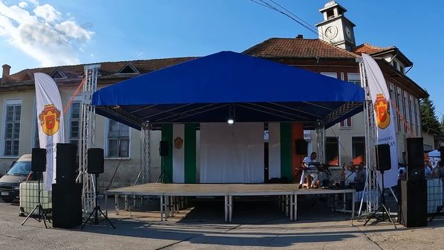 Петя Панева - Фолк, Осенец на живо 2024 4K смотреть онлайн