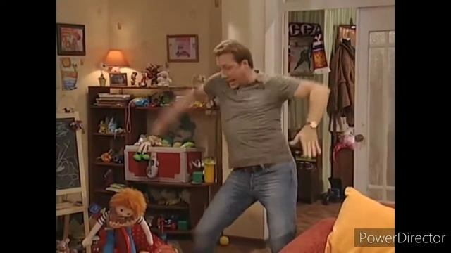 Костя Воронин крутится под You Spin Me Round