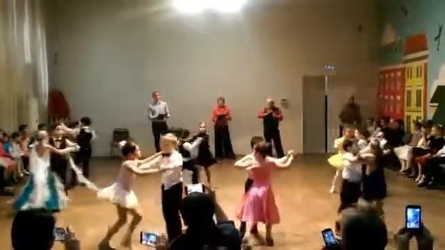 Весеенняя капель вальс Бекдайр и Амина смотреть онлайн