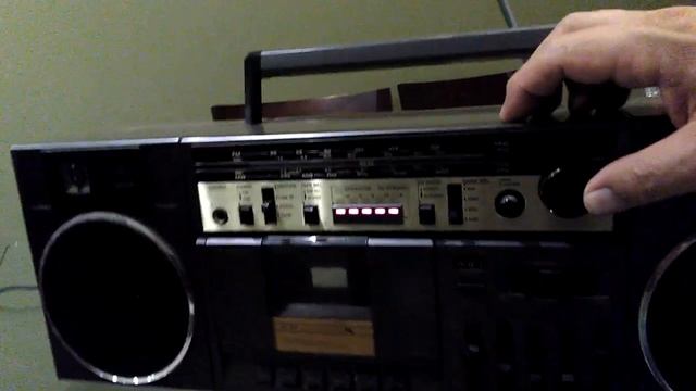 FISHER BOMBOX PH405K смотреть онлайн