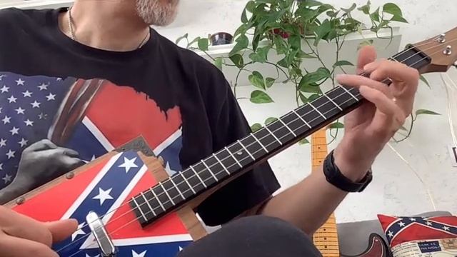 Highway 61 Mississippi Fred McDowell cover version on The cigar box guitar смотреть онлайн