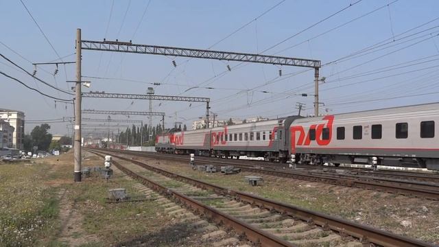 ЭП20-029 с "фирменным" поездом Москва-Адлер смотреть онлайн