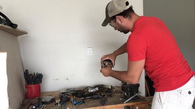 Scrapping a circular saw for copper, cast aluminum, silver, steel, and very little waste. смотреть онлайн