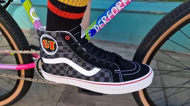 Alans BMX: Alans BMX: Vans x Our Legends GT Sk8-Hi and Socks смотреть онлайн