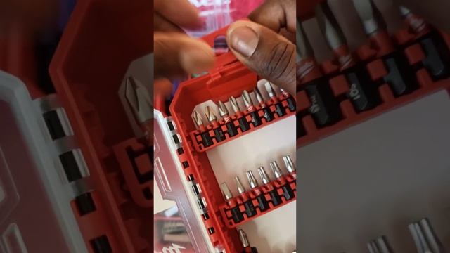 Milwaukee SHOCKWAVE Impact Packout Screw Driver Bit Set Made For Packout (25-Piece) Review