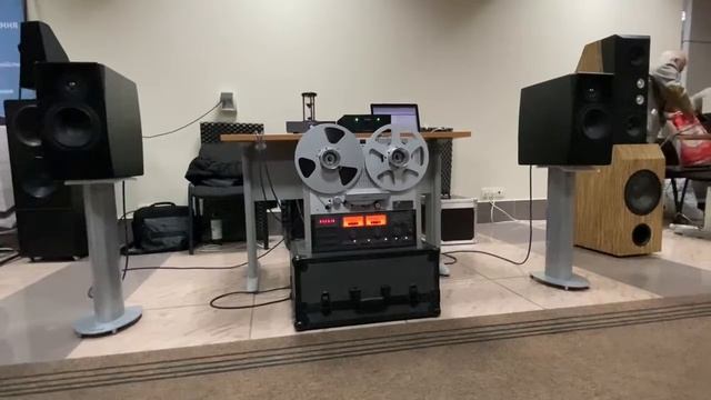 Aida Garifullina Esse Xpander mkI speakers, Soulshaker amp, Heartbreaker DAC, Russian Hi-End '21 смотреть онлайн