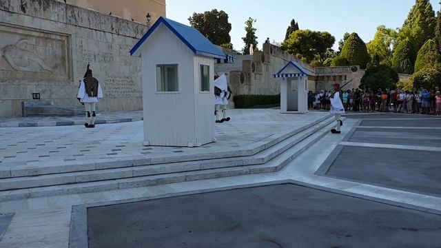 Смена караула в Афинах смотреть онлайн