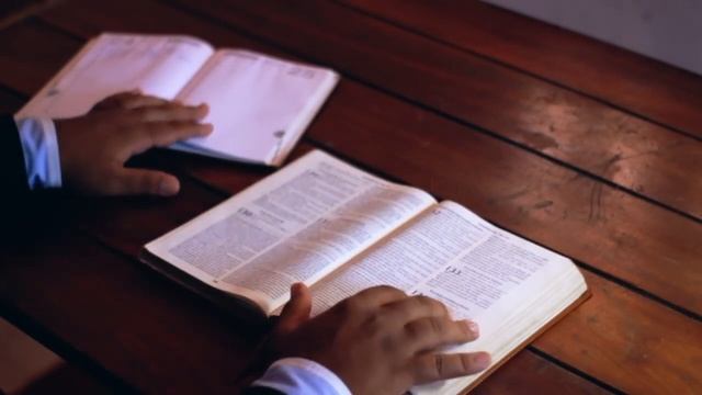 За или против церковнославянского языка в православной службе? смотреть онлайн