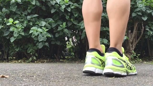 Women's ASICS Gel Nimbus 16 (Flash Yellow/Lightning/Black) Slo-Mo смотреть онлайн