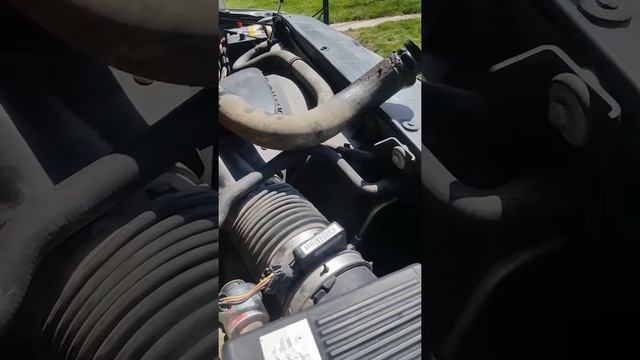 Gmc Chevy 2002 lower radiator hose replacement. смотреть онлайн