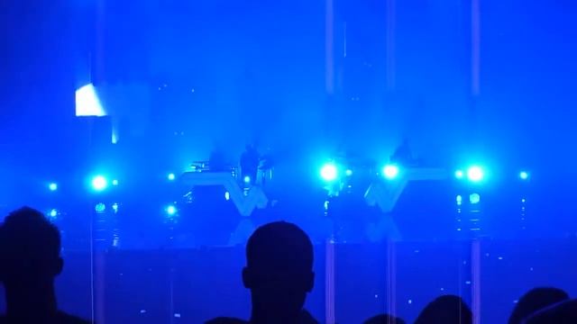 Stromae Concert 9  08 03 2014 Amiens   Sommeil
