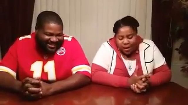 Папа с дочкой устроили соревнование по битбоксу, которое закончилось чем-то действительно эпичным смотреть онлайн