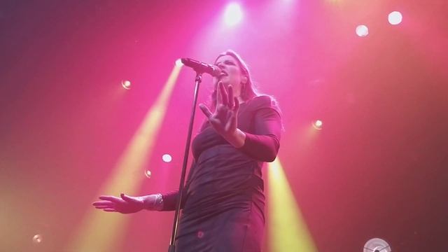 Floor Jansen "Que se siente" @Doornroosje Nijmegen смотреть онлайн