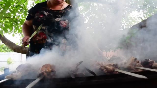 JUICY LAMB KEBAB AND EGGPLANT SALAD - GRANMA ROSE COOKING смотреть онлайн