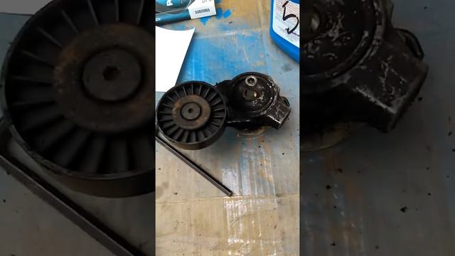 99 - 10 Saab 95 belt tension r speed up removal trick. смотреть онлайн