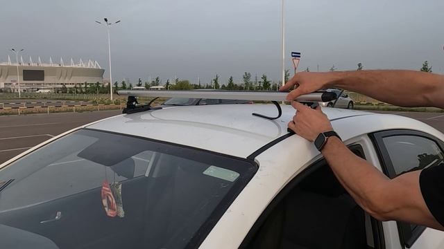 Установка багажника на гладкую крышу автомобиля (крепление под арку двери). Адаптеры Тип А (D-1) смотреть онлайн