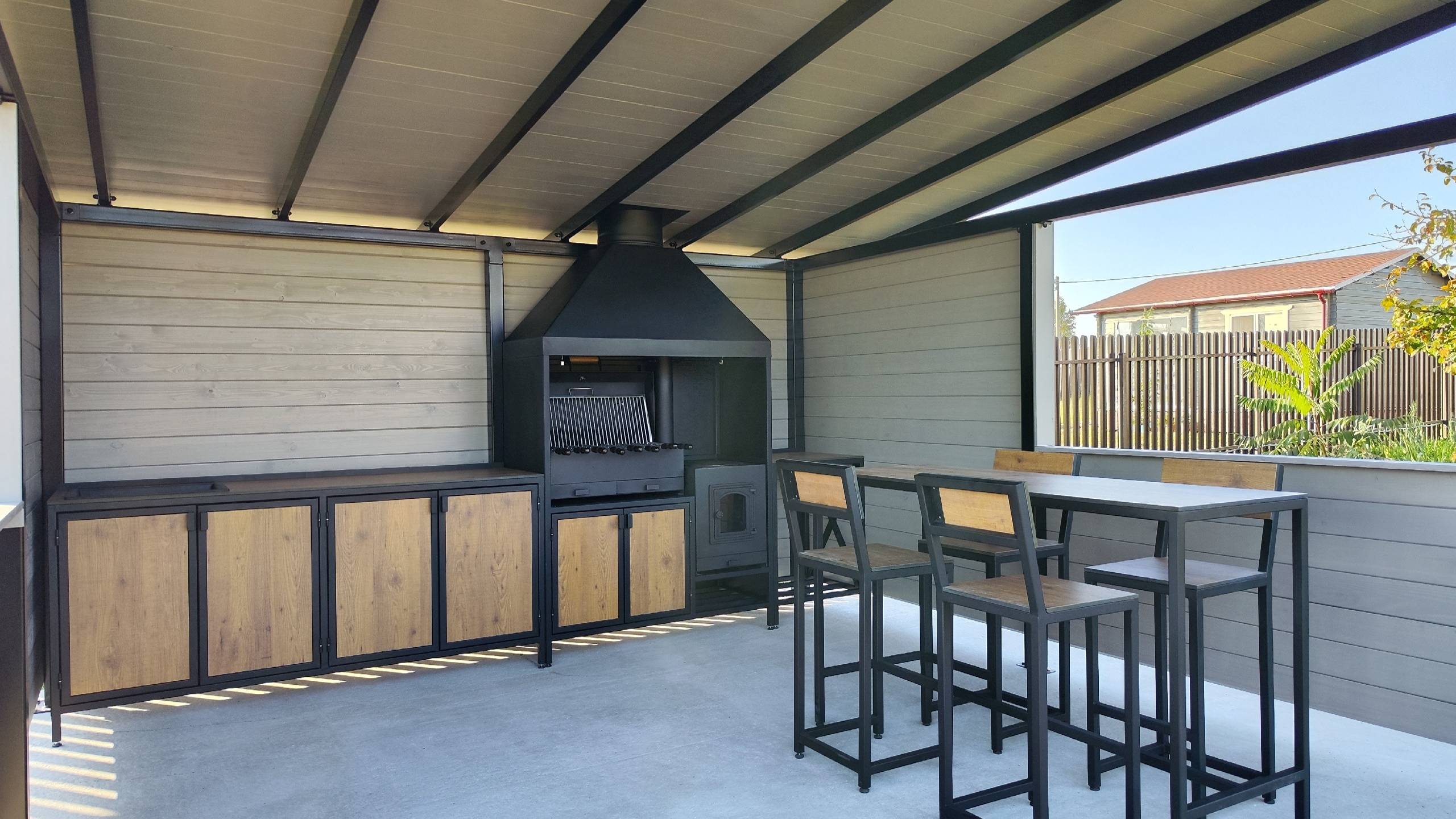 Беседка 4х4 с мангальной зоной и мебелью, навес, еда, мангал смотреть онлайн