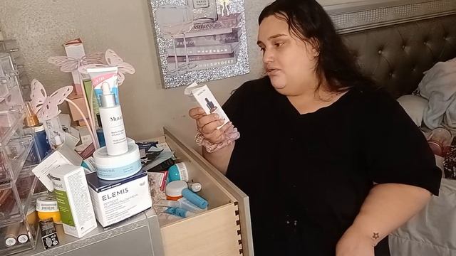 Skincare Declutter #skincaredeclutter #declutteringandorganizing смотреть онлайн