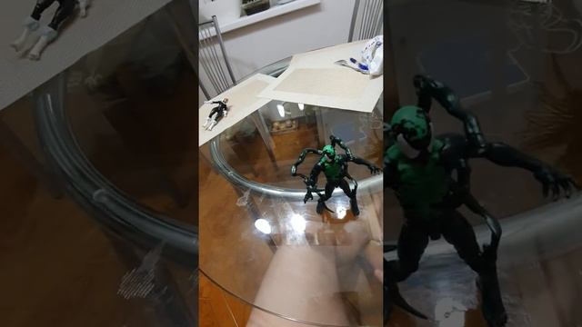 Обзор фигурки Marvel Legend Lasher