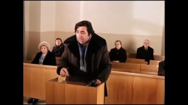 Под ногами крутятся и крутятся смотреть онлайн