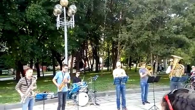 м.Рівне. вуличні музиканти смотреть онлайн