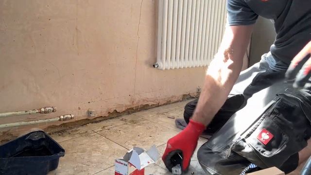 How PLUMBERS Install A Radiator WITHOUT Draining Down смотреть онлайн