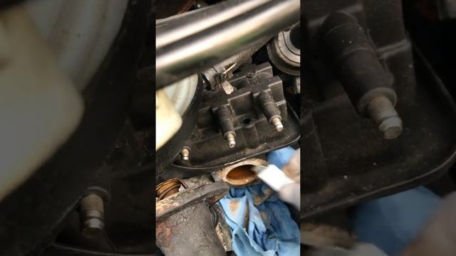 Replacing thermostat on my 2006 town and country смотреть онлайн
