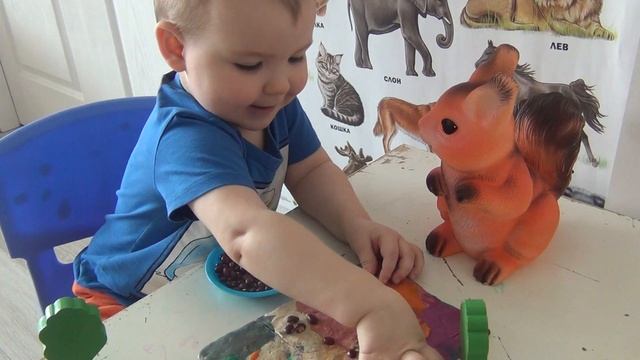 Развиваем мелкую моторику - орешки на пластилиновой основе. #RMAMA смотреть онлайн