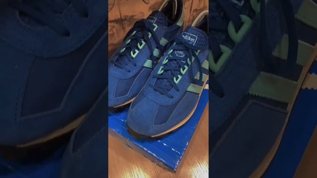 Как вам бархатные тяги ? | Кэжуал кроссовки от Adidas #casual #кэжуал #adidas #бархатныетяги #тяги смотреть онлайн