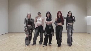 LE SSERAFIM dance practice “easy” mirror