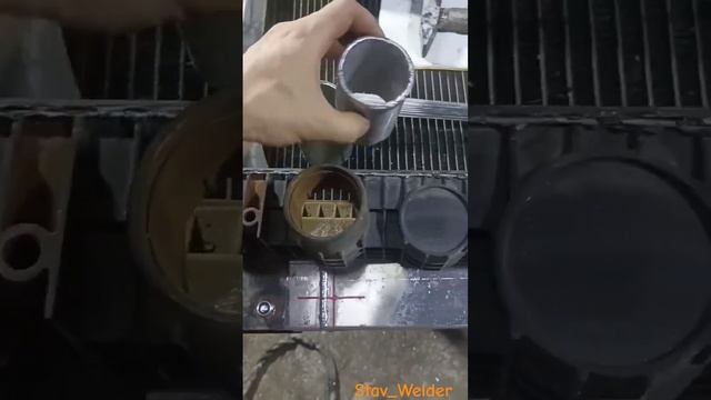 Ремонт радиатора Фрейтлайнер (Freightliner Trucks) Замена пластика на алюминий. смотреть онлайн