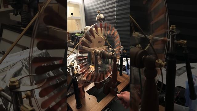 wimshurst machine one electron universe=infinite energy=time=space=gravity=electricity=perpetuity♾️ смотреть онлайн