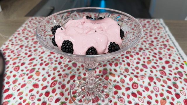 Творожно-Йогуртовый Десерт с Ягодами и Шоколадным Ганашем: Идеальный Завтрак или Перекус!