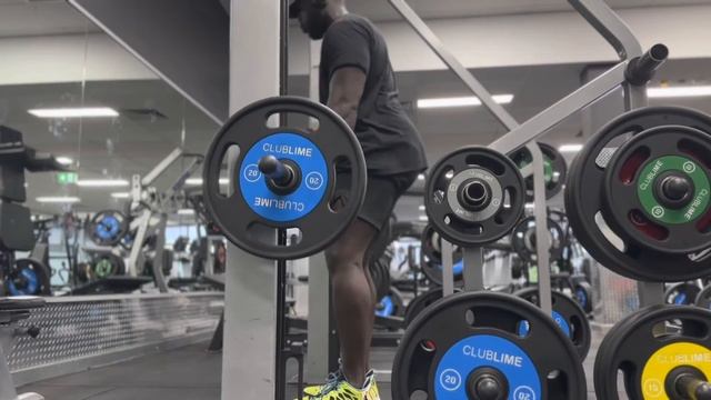 How I Train: Legs - Hamstring Dominant смотреть онлайн