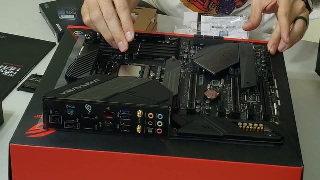 Intel i7 9700K Crunch / Crack Sound During Install смотреть онлайн